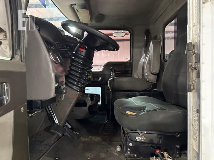 2015-kenworth-t370-image-15