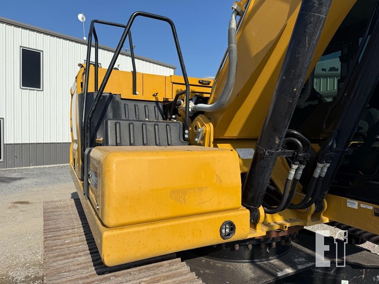2023-caterpillar-320gc-image-12