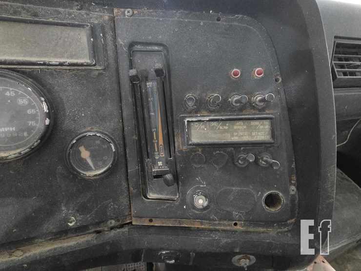 1995-ford-la9000-image-13