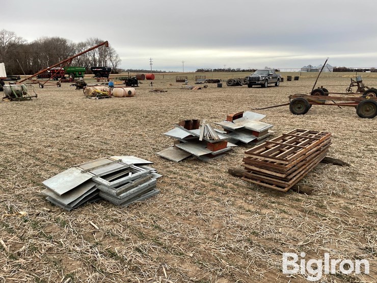 hog-farrow-crates-image-7