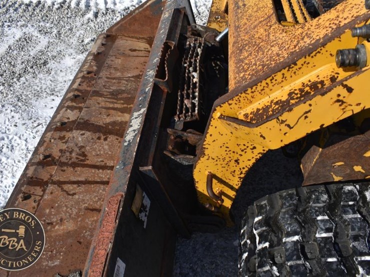 2020-caterpillar-289d3-image-28