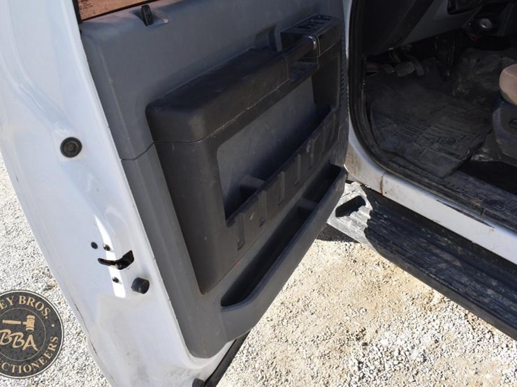 2012-ford-f350-xlt-image-30