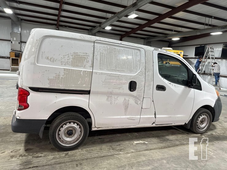 2016-nissan-nv200-image-4