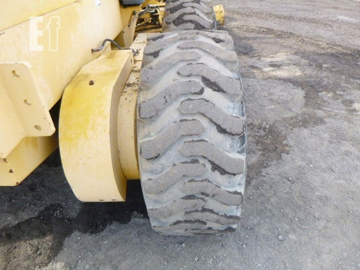 2004-volvo-g86-image-21