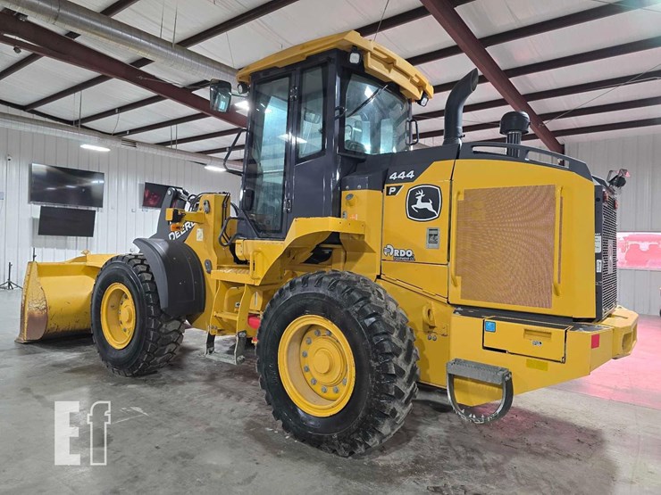 2022-deere-444-p-tier-image-4