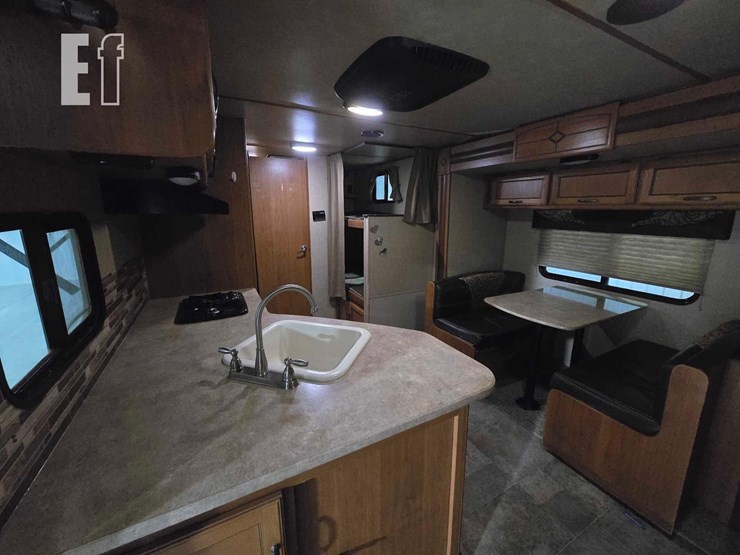 2016-crossroads-sunset-trail-ultra-lite-237bh-image-12