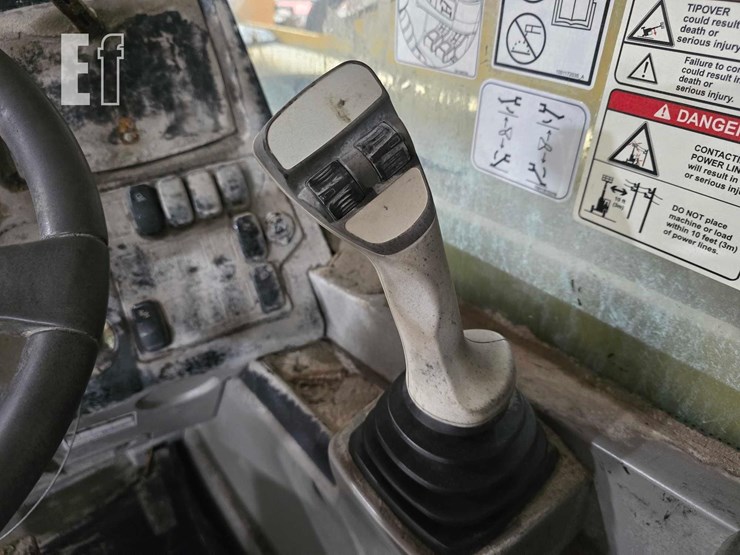 2019-caterpillar-tl1255d-image-16