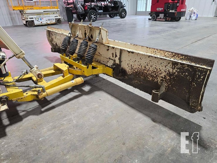 2013-superior-broom-dt80ct-image-14