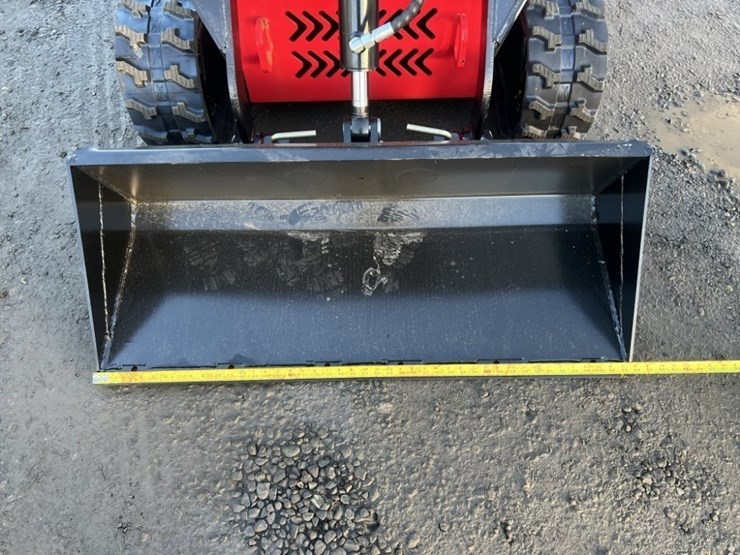 2025-sdlool-380r-mini-compact-track-loader-image-12