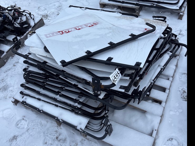 #6555-•-e1.-a-pallet-of-mudflaps-image-1