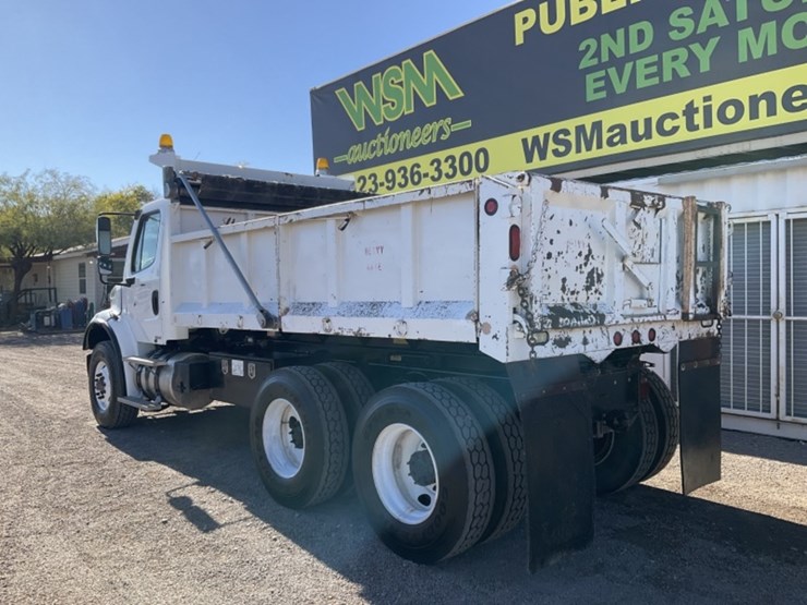2005-freightliner-m2-dump-truck-image-6