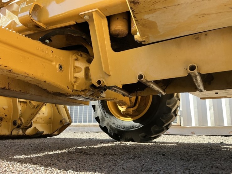 caterpillar-420d-image-33