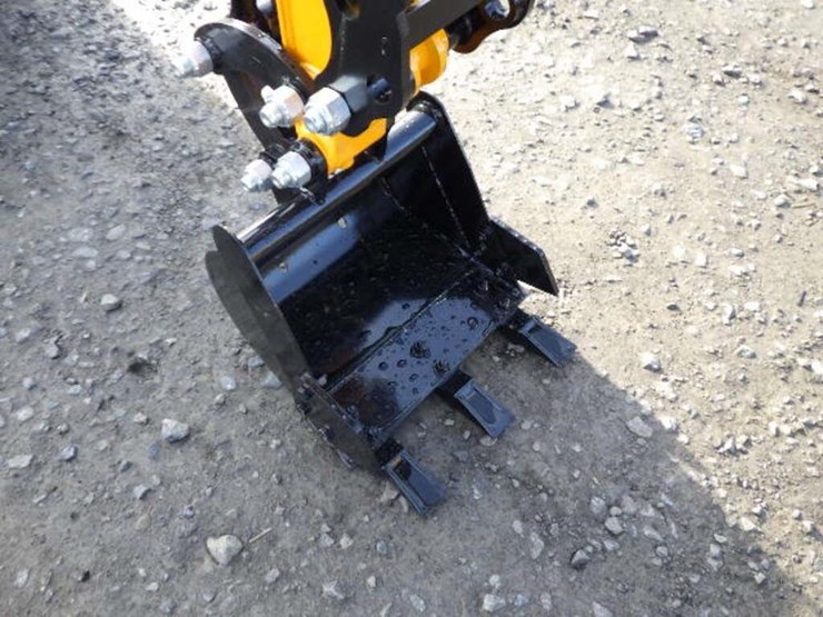 2025-vicsec-15-hydraulic-excavator-image-5