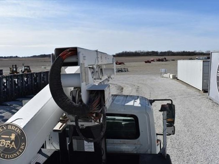 2012-international-durastar-4300-image-18