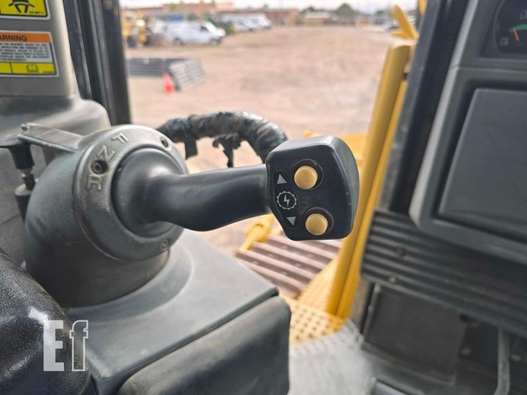 2006-caterpillar-d8t-image-19