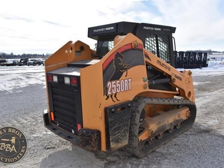 2020-mustang-2550rt-image-5