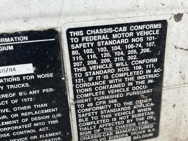 2015-volvo-f6-image-23