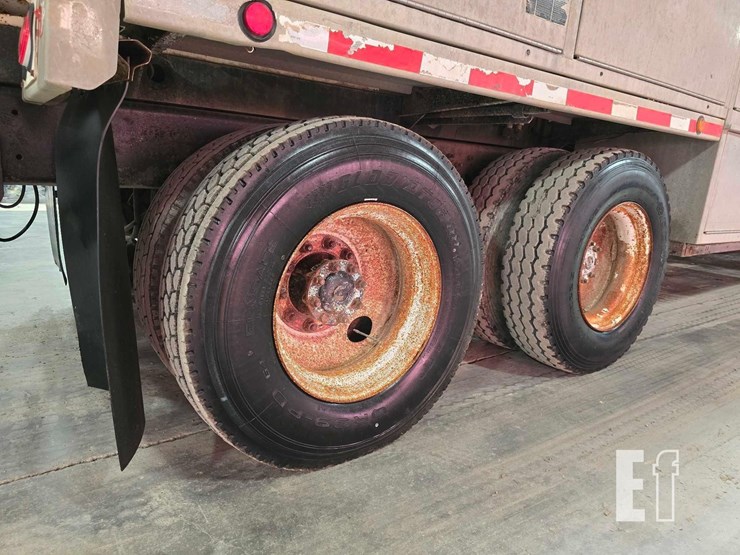 2007-international-7600-image-36