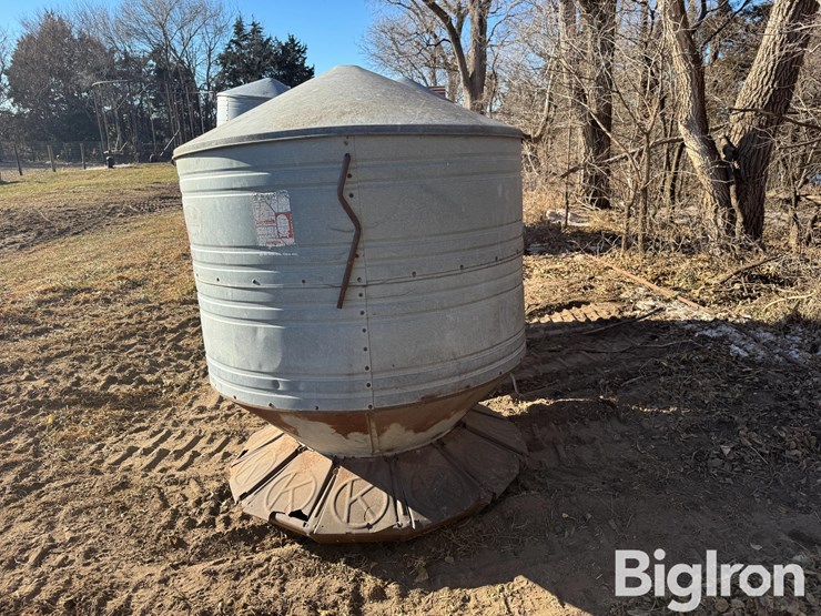 big-husky-hog-feeders-image-7