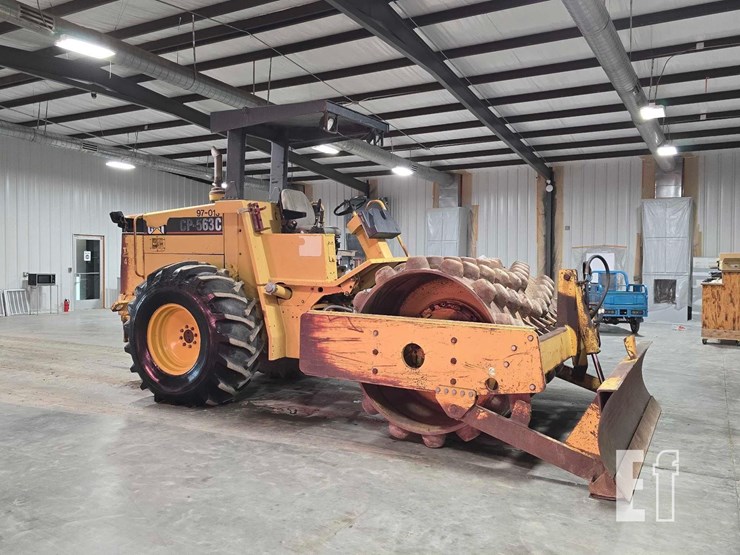 1995-caterpillar-cp-563c-image-2