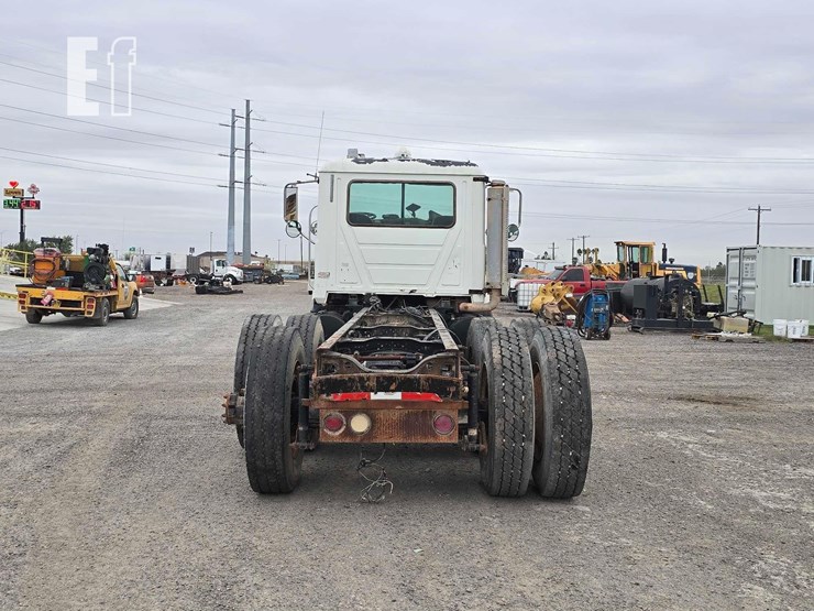 2007-mack-granite-cv713-image-8