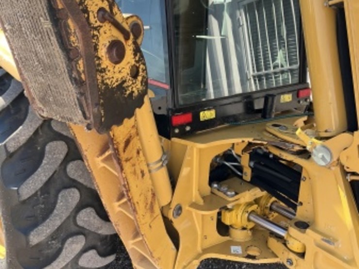 caterpillar-420d-image-10