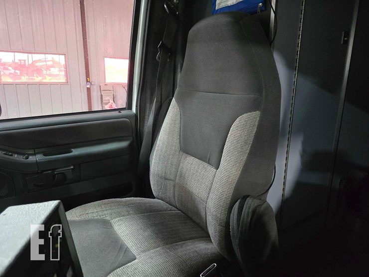 1996-ford-e350-image-17