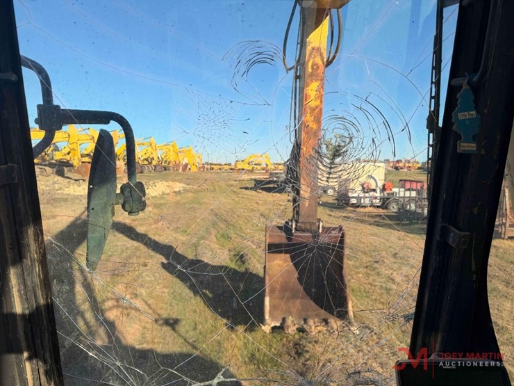 komatsu-pc240-lc-11-image-25