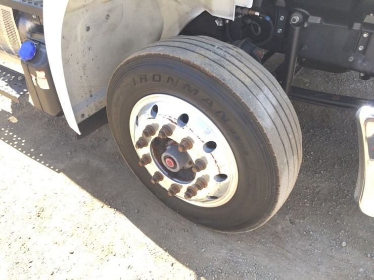 2017-hino-268a-image-12