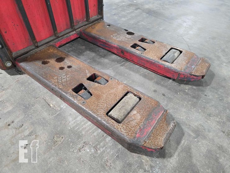 raymond-8400-image-10