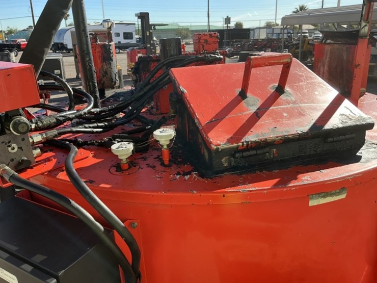 2018-crafco-ss250d-towable-crack-sealer-image-13