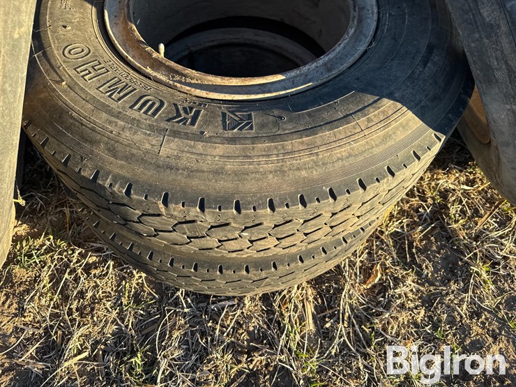 10r20-tires-&-rims-image-20