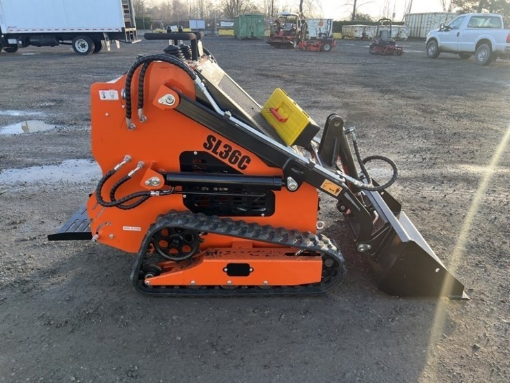 2025-sdlool-sl36c-mini-compact-track-loader-image-3