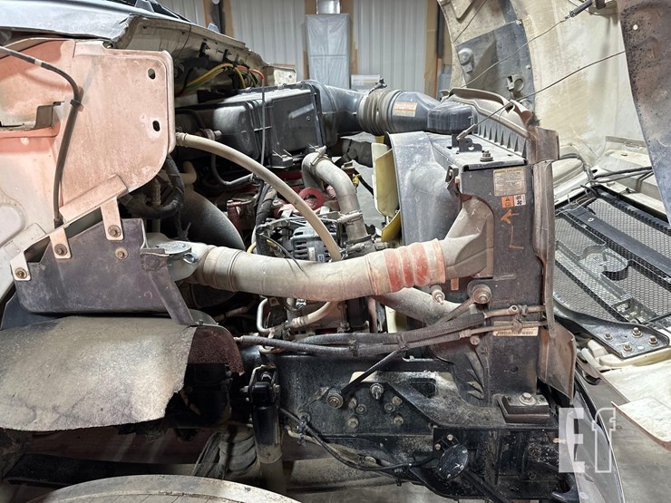 2015-ford-f750-image-32