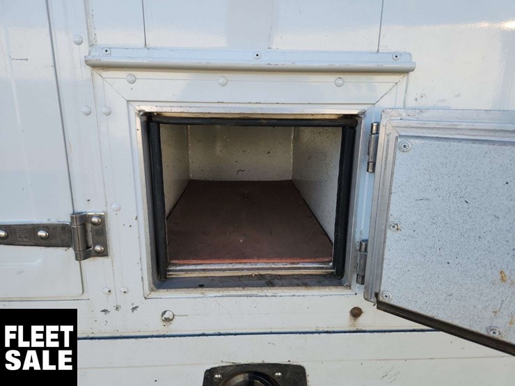 2008-ford-f550-image-31