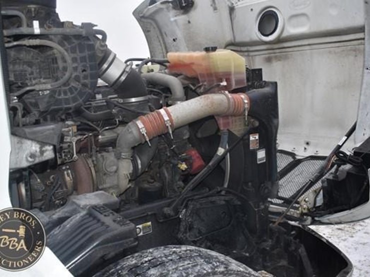 2015-peterbilt-579-image-55