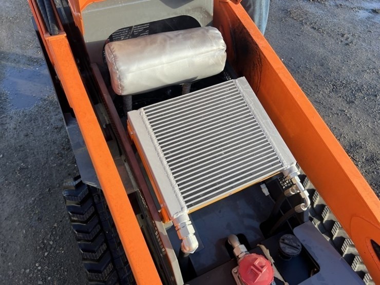 2025-hurricane-hrc600l-mini-compact-track-loader-image-18