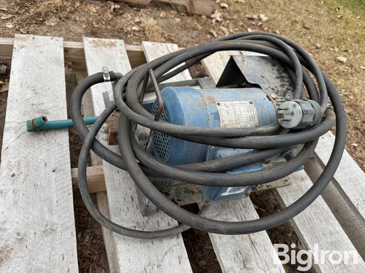 john-blue-chemigation-pump-image-7