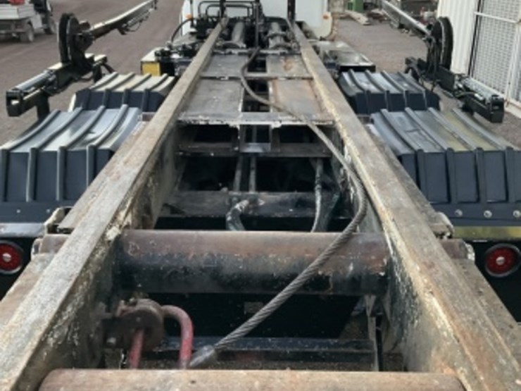 2015-peterbilt-pb348-rolloff-truck-image-14