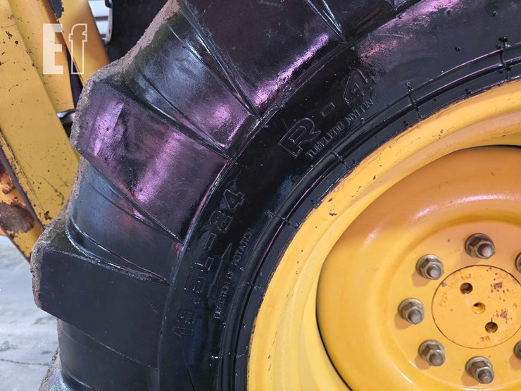 2001-caterpillar-420d-image-28