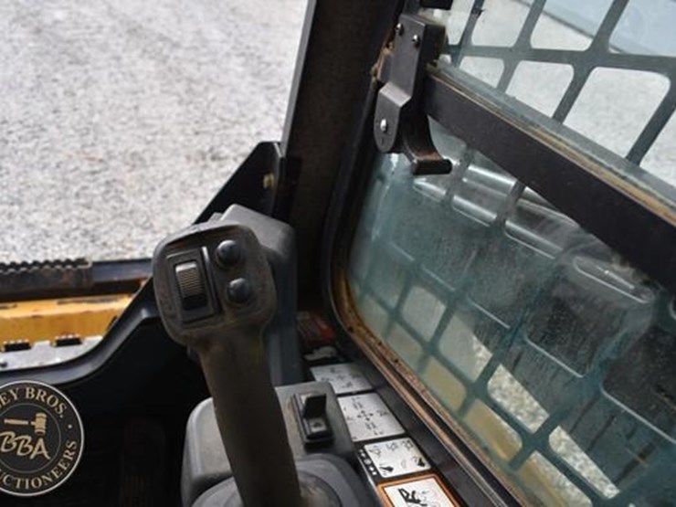 2019-deere-333g-image-54