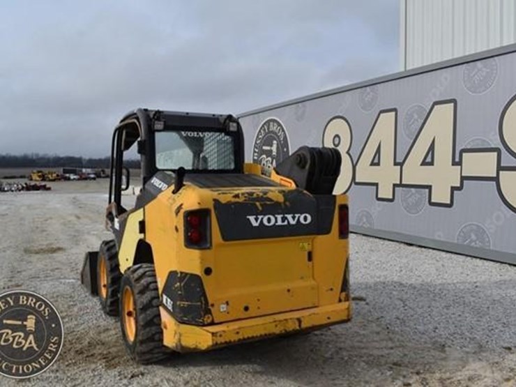 2011-volvo-mc115c-image-29