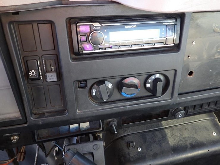 2000-international-4700-image-25