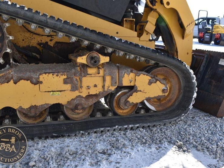 2019-caterpillar-259d-image-41