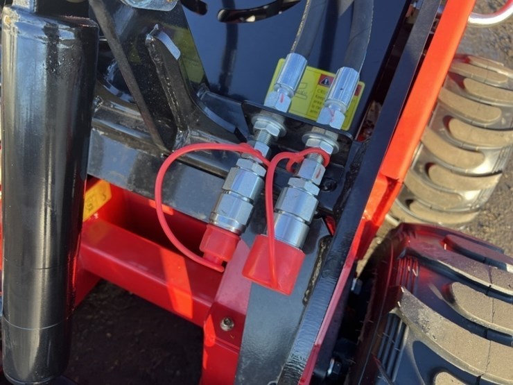 2025-sdlool-sl323wj-mini-skidsteer-loader-image-11