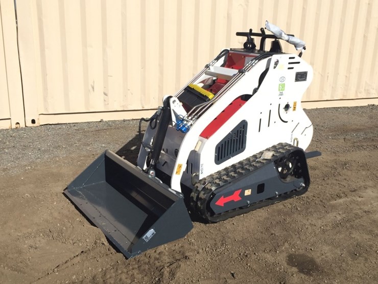 unused-2025-digswift-dss40-stand-on-compact-track-image-1