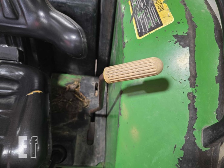 2000-john-deere-5210-image-17