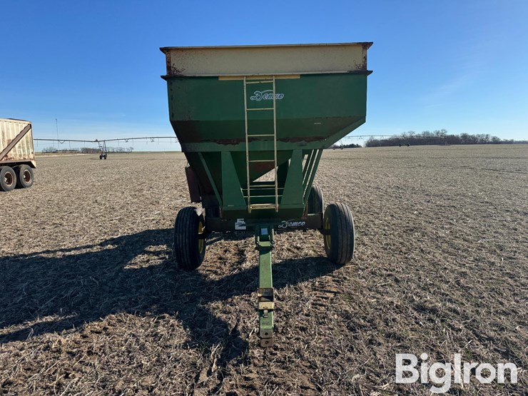 demco-gravity-wagon-image-2