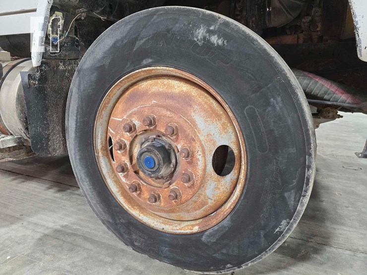 1995-ford-la9000-image-19