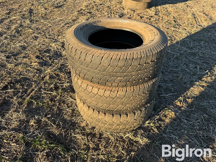 cooper-265/70r17-tires-image-1